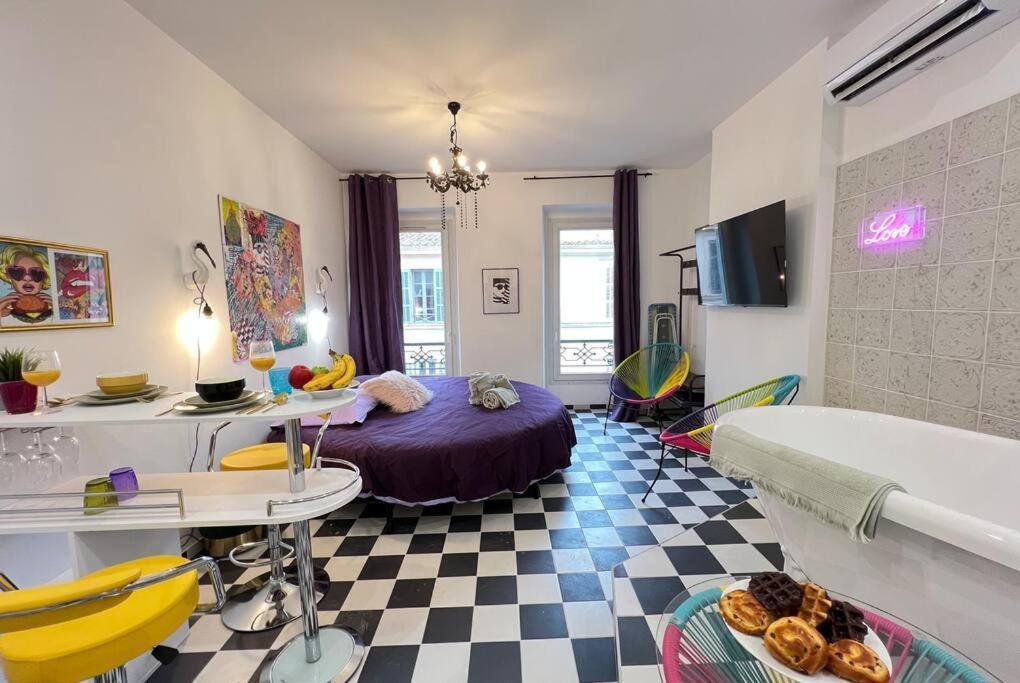 La Popart - Baignoire - Lit Rond Apartment Marseille